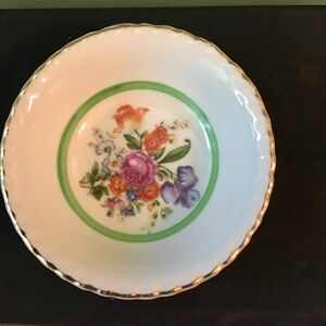 Vintage Decorative Plate‎ Floral Design Gold Trim Japan
